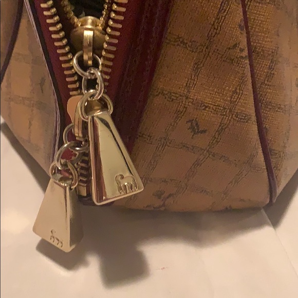 Handbag - Picture 5 of 5